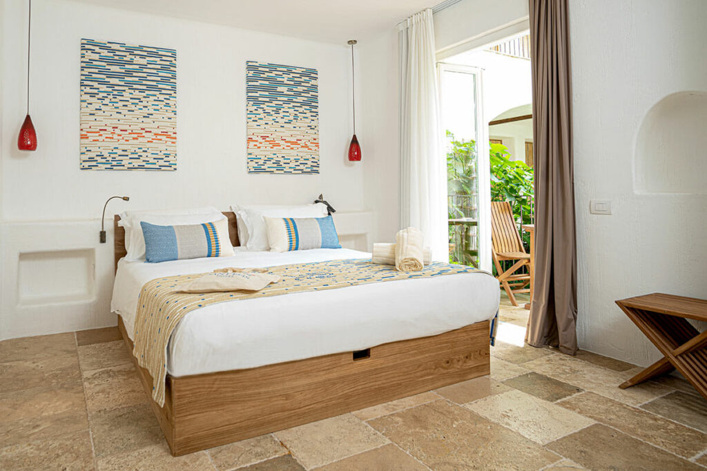 Camera Prestige del Sant'Efis Hotel a Pula: design elegante e comfort superiore in Sardegna