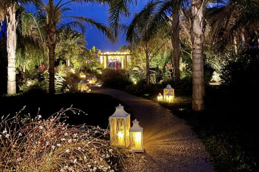 Romantische Hochzeitslocation im Garten des Sant'Efis Hotels in Pula, Südsardinien